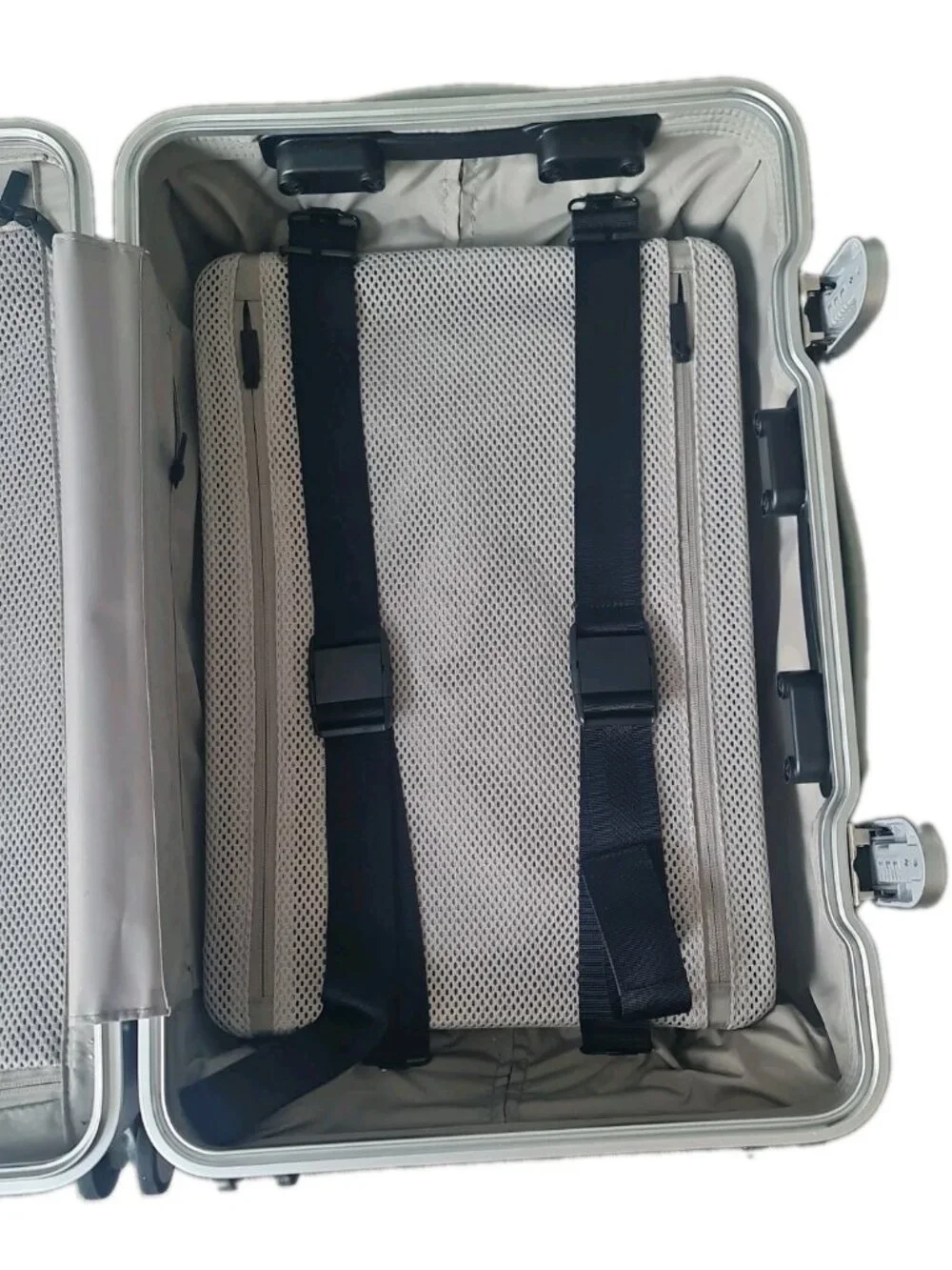 MONOS HYBRID 21” Carry-On Luggage Silver